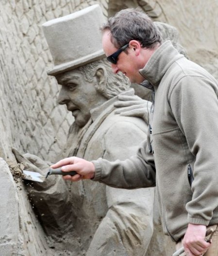 PHOTOS: Giant sand sculptures return to Dublin Castle · TheJournal.ie