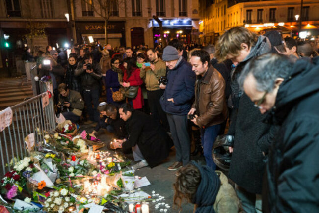 paris-attacks-aftermath-vigil-outside-le-bataclan-paris