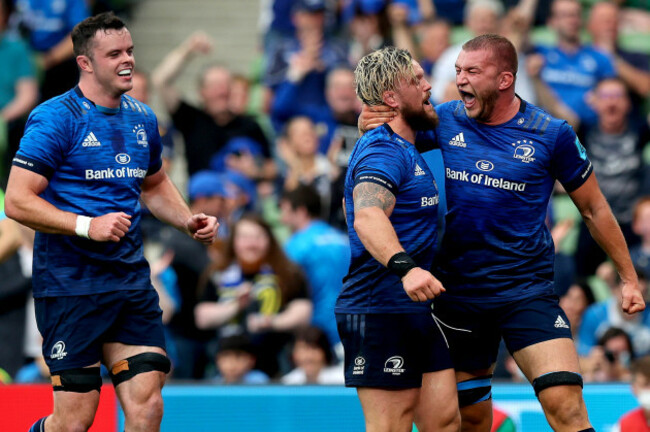 andrew-porter-celebrates-scoring-the-second-try-with-ross-molony