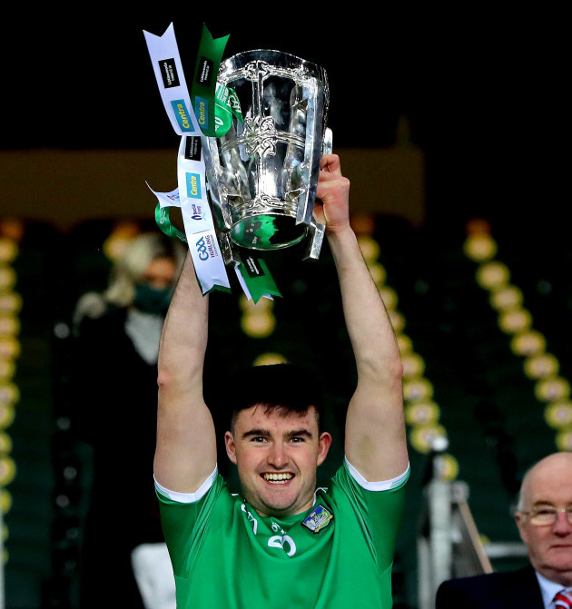 ronan-connolly-lifts-the-liam-maccarthy-cup