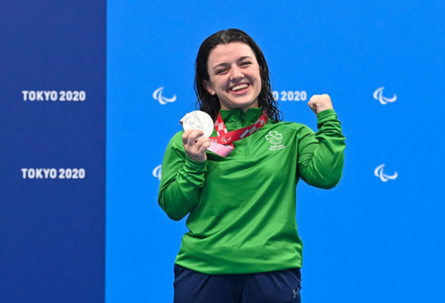 nicole-turner-celebrates-winning-a-silver-medal