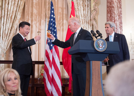vice-president-biden-raises-a-toast-in-honor-of-chinese-president-xi-at-a-state-luncheon-at-the-state-department