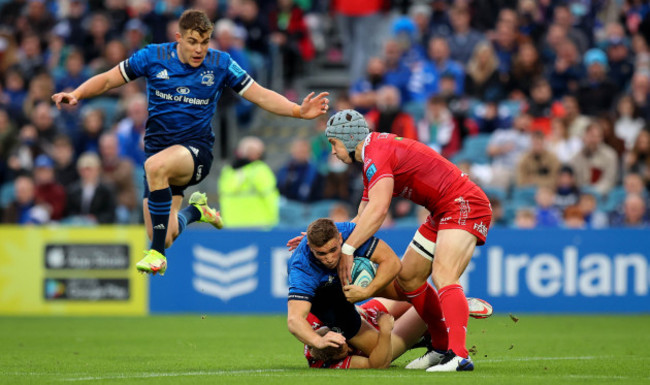 jordan-larmour-with-jonathan-davies-and-sam-costelow