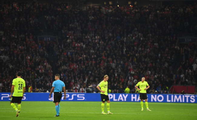 amsterdam-netherlands-19th-oct-2021-football-champions-league-ajax-amsterdam-borussia-dortmund-group-stage-group-c-matchday-3-johann-cruyff-arena-l-r-dortmunds-emre-can-dortmunds-juli