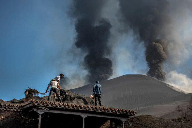 España promete una ayuda más rápida para la Palma tras el daño del volcán