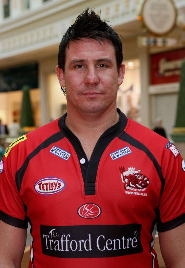 rugby-league-salford-city-reds-photocall-2007-trafford-centre-1207-paul-highton-mandatory-credit-action-images-carl-recine
