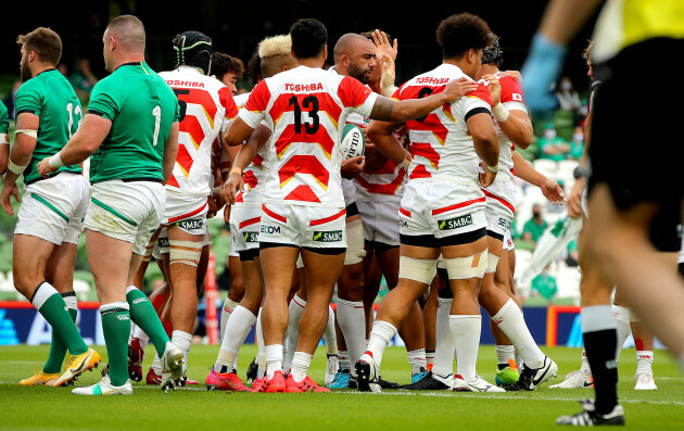 michael-leitch-celebrates-scoring-a-try-from-a-maul