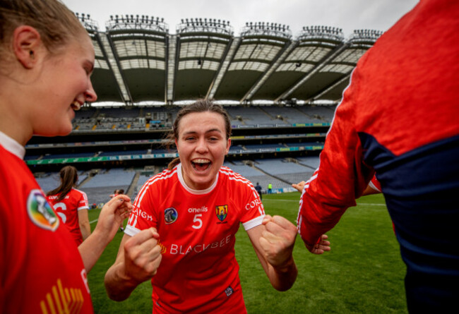 hannah-looney-celebrates-after-the-game