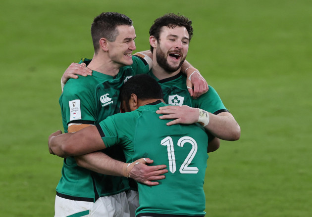 johnny-sexton-celebrates-with-robbie-henshaw-and-bundee-aki-after-the-game