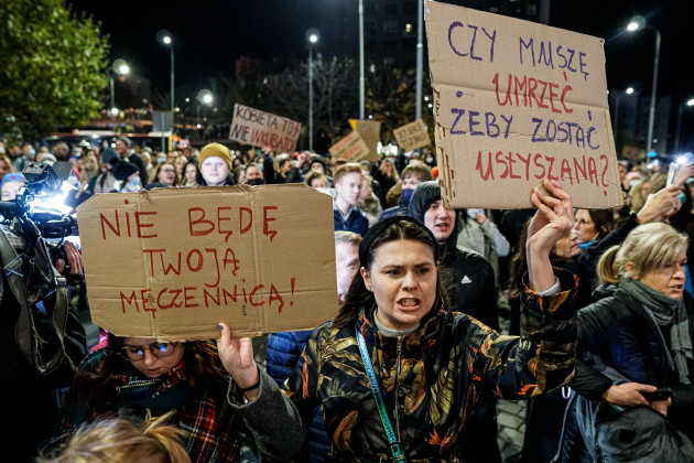november-6-2021-wroclaw-poland-06-nov-2021-poland-wroclaw-protests-after-the-death-of-a-woman-who-died-because-she-was-refused-an-abortion-credit-image-krzysztof-kaniewskizuma-press-wi
