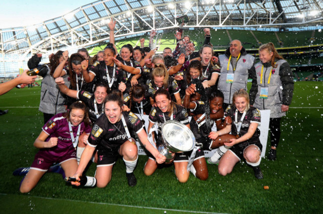 wexford-youths-celebrate-with-the-trophy