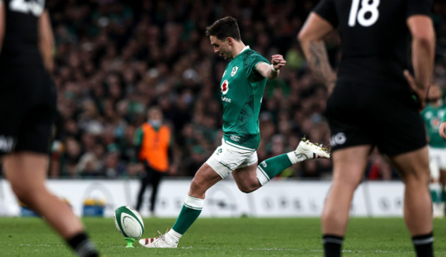 joey-carbery-kicks-a-penalty