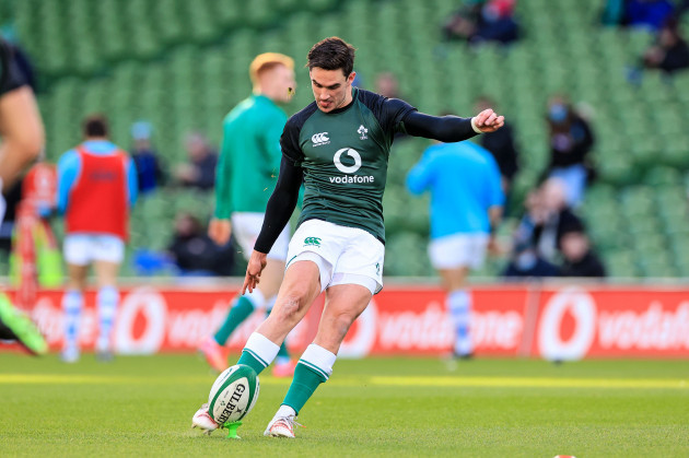 joey-carbery-during-the-warm-up