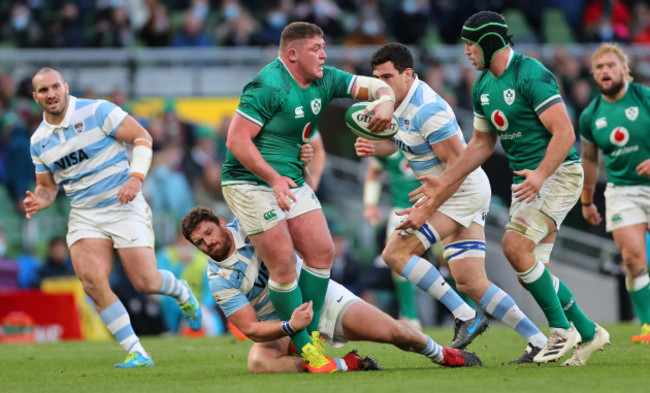 tadhg-furlong-tackled-by-julian-montoya