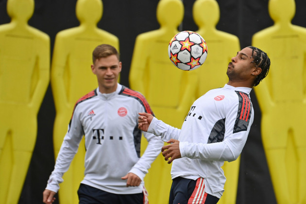 in-addition-to-joshua-kimmich-four-other-players-have-to-go-into-quarantine-jamal-musiala-serge-gnabry-eric-maxim-choupo-moting-michael-cuisance-fc-bayern-munich-archive-photo-serge-gnabry-f
