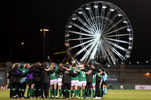 ireland-huddle-after-the-game