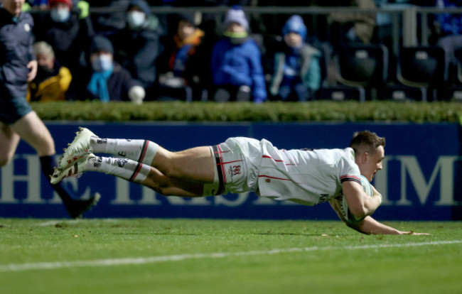 james-hume-scores-a-try