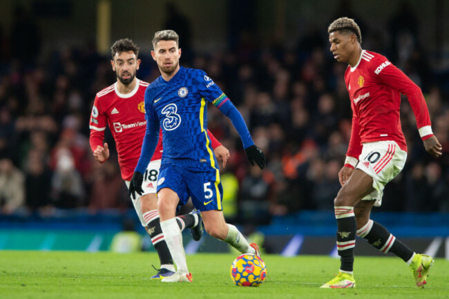 london-uk-28th-nov-2021-jorginho-of-chelsea-during-the-premier-league-match-between-chelsea-and-manchester-united-at-stamford-bridge-london-england-on-28-november-2021-photo-by-salvio-calabrese