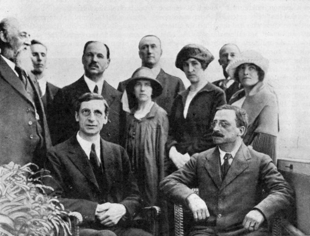 the-irish-peace-delegation-grosvenor-hotel-london-1921-after-18-months-of-guerrilla-war-both-the-british-government-and-the-leaders-of-the-ira-sought-to-bring-the-conflict-to-an-end-a-truce-was