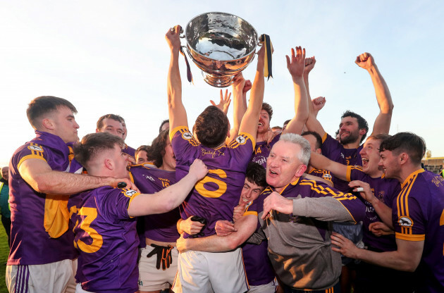 cian-ward-celebrates-with-teammates