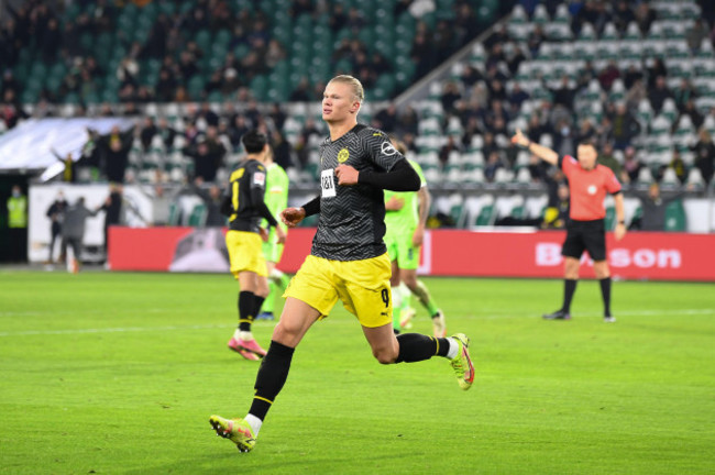 wolfsburg-germany-27th-nov-2021-football-bundesliga-vfl-wolfsburg-borussia-dortmund-matchday-13-at-volkswagen-arena-dortmunds-erling-haaland-celebrates-after-his-goal-to-make-it-13-credit