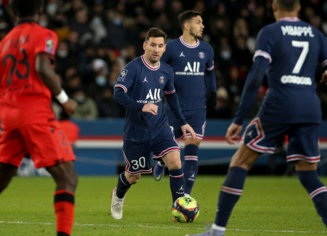 paris-france-01st-dec-2021-lionel-messi-of-psg-during-the-french-championship-ligue-1-football-match-between-paris-saint-germain-psg-and-ogc-nice-ogcn-on-december-1-2021-at-parc-des-princes-s