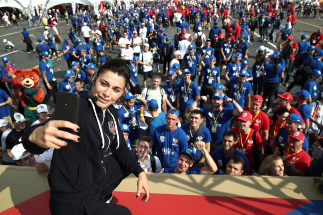 moscow-russia-21st-july-2019-moscow-russia-july-21-2019-lightweight-boxer-sofya-ochigava-takes-pictures-of-an-open-training-session-for-participants-in-the-international-boxing-day-events-in