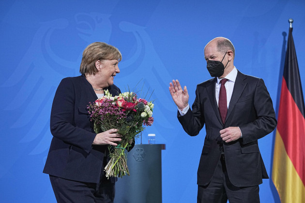 berlin-germany-08th-dec-2021-the-current-chancellor-angela-merkel-cdu-hands-over-the-office-to-the-newly-elected-chancellor-olaf-scholz-spd-credit-michael-kappelerdpaalamy-live-news