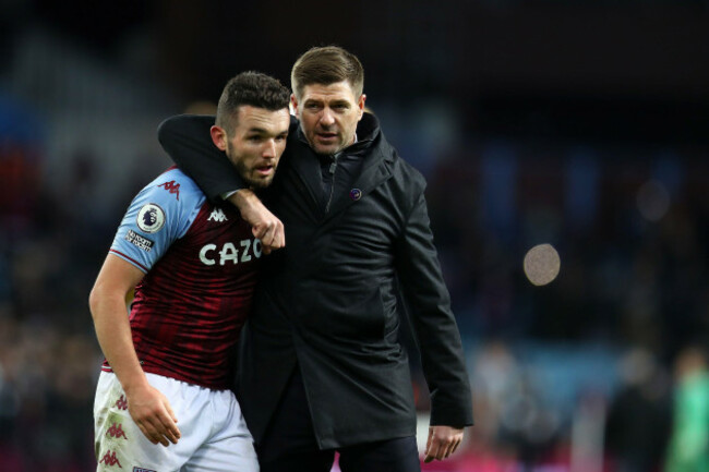 birmingham-uk-05th-dec-2021-steven-gerrard-the-manager-of-aston-villa-fc-r-with-john-mcginn-of-aston-villa-after-the-game-premier-league-match-aston-villa-v-leicester-city-at-villa-park-in-bi