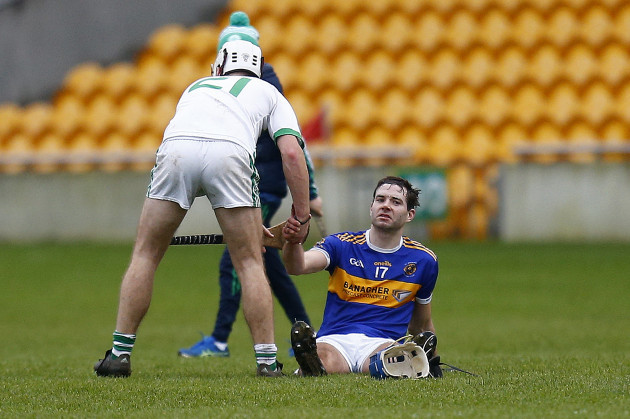 kevin-mullen-commiserates-with-paul-quirke-after-the-game