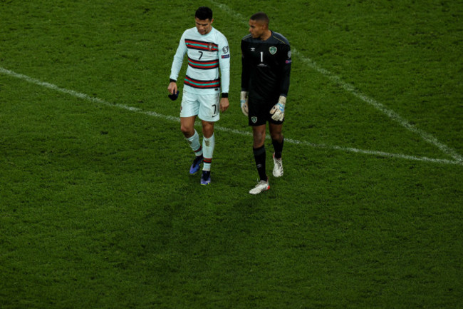 cristiano-ronaldo-after-the-game-with-gavin-bazunu