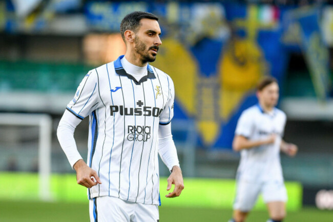 verona-italy-12th-dec-2021-atalantas-davide-zappacosta-portrait-during-hellas-verona-fc-vs-atalanta-bc-italian-soccer-serie-a-match-in-verona-italy-december-12-2021-credit-independent-photo-a