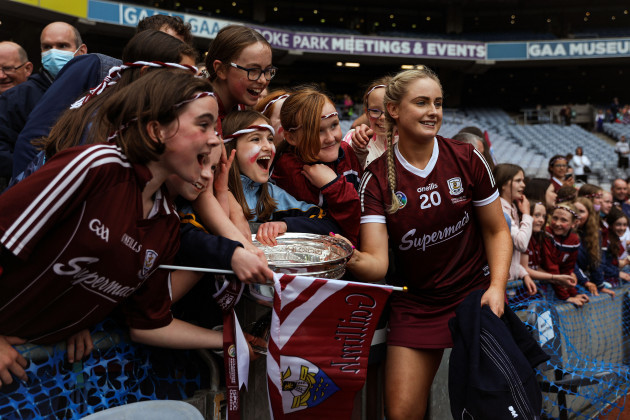 maria-cooney-celebrates-with-fans-after-the-game