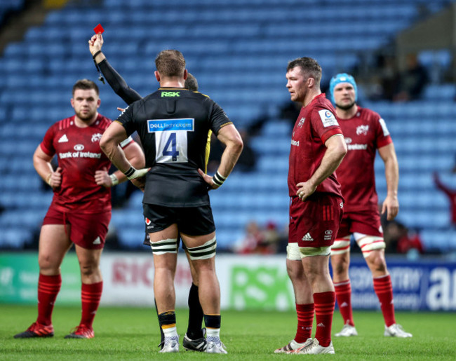 brad-shields-receives-a-red-card-from-romain-poite