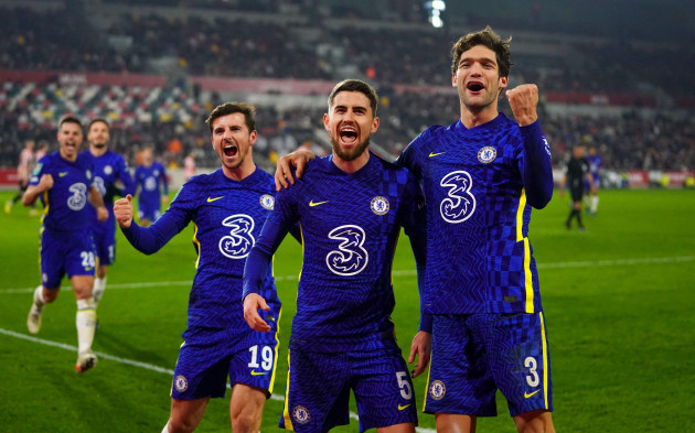 chelseas-jorginho-centre-celebrates-with-team-mates-marcos-alonso-right-and-mason-mount-after-scoring-their-sides-second-goal-of-the-game-from-the-penalty-spot-during-the-carabao-cup-quarter-fin