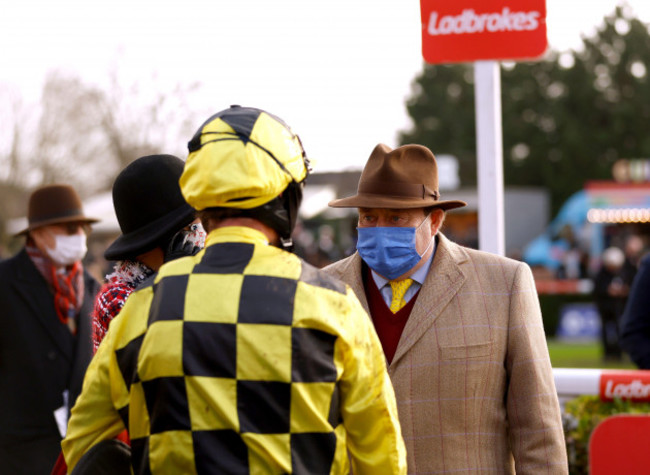 jockey-nico-de-boinville-left-speaks-to-trainer-nicky-henderson-after-winning-the-ladbrokes-desert-orchid-chase-on-shishkin-during-desert-orchid-chase-day-of-the-ladbrokes-christmas-festival-at-kemp