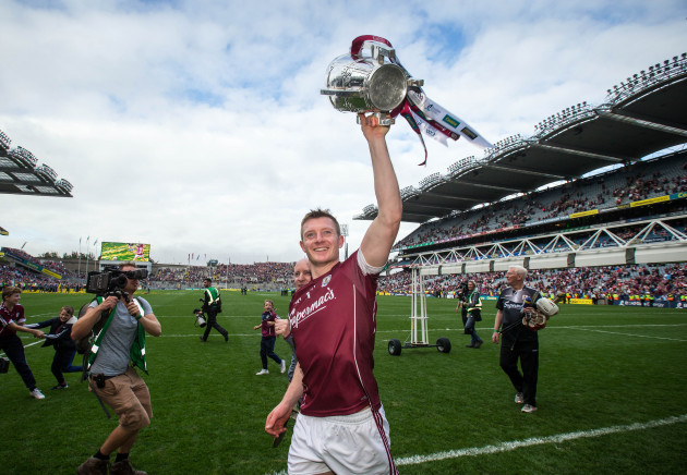joe-canning-celebrates-with-the-liam-maccarthy-cup