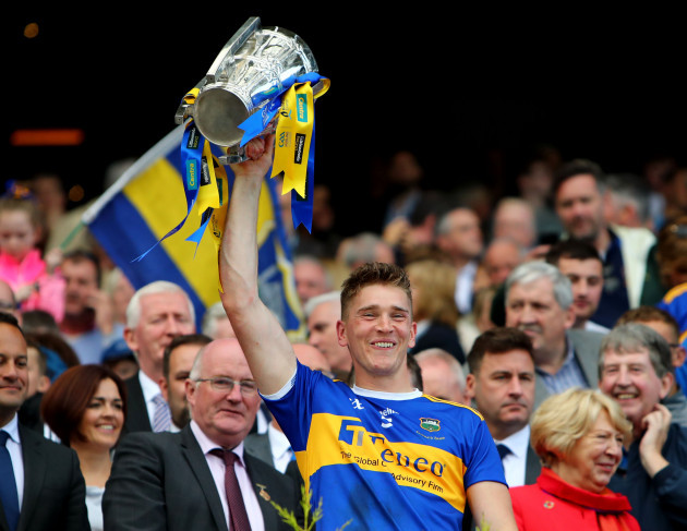 brendan-maher-lifts-the-liam-maccarthy-cup
