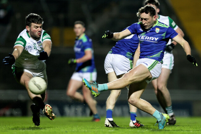 paudie-clifford-scores-a-goal-despite-rory-obrien