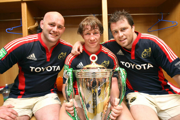 john-hayes-jerry-flannery-and-marcus-horan-in-the-changing-room-with-the-heineken-cup-trophy