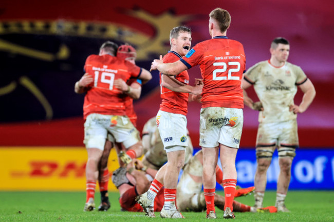 neil-cronin-celebrates-at-the-final-whistle-with-ben-healy-812022