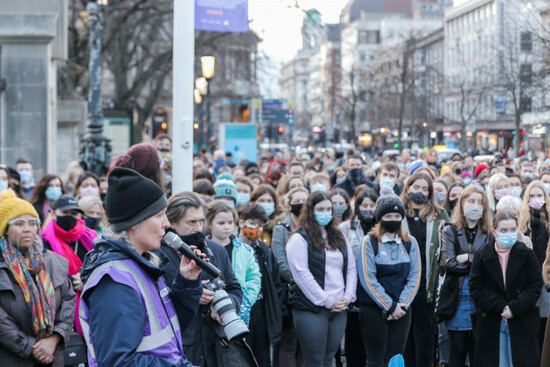 14th-january-2022-belfast-city-hall-a-member-of-reclaim-the-night-belfast-addresses-the-public-at-a-candlelit-vigil-for-23-year-old-ashling-murphy-who-was-killed-in-county-offaly