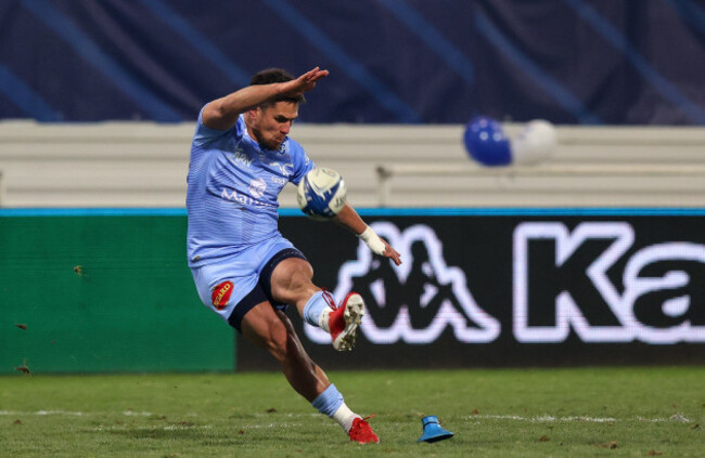 ben-botica-kicks-a-conversion