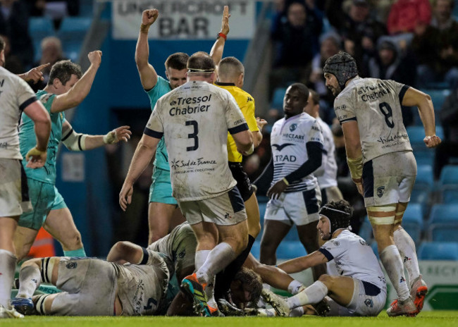 jonny-gray-scores-his-sides-second-try-11122021