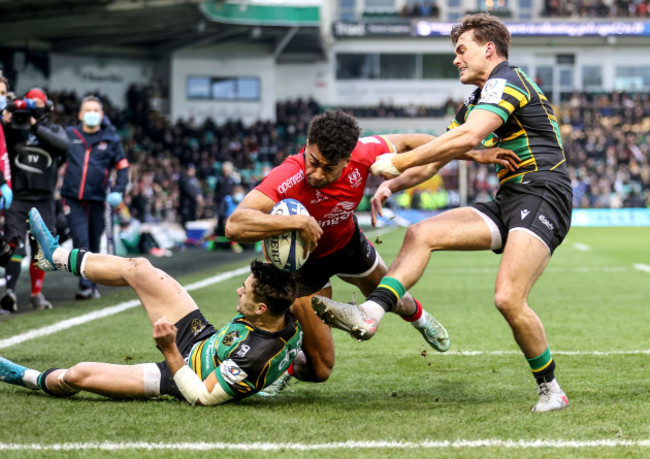 robert-baloucoune-scores-his-sides-first-try-despite-tom-collins-and-george-furbank