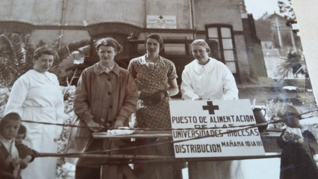 Mary at a feeding station in Spain_second from the right