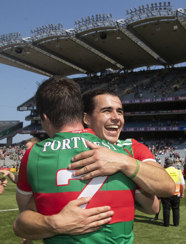oisin-mullen-celebrates-after-the-game-with-stephen-coen