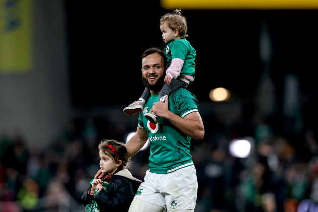 jamison-gibson-park-celebrates-after-the-game-with-his-daughter-isabella-and-iris