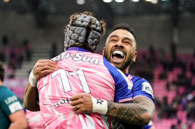 adrien-lapegue-celebrates-after-scoring-a-late-try-with-telusa-veainu