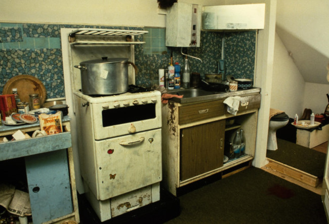 police-forensic-science-services-laboratory-lambeth-london-scotland-yard-black-museum-lambeth_-kitchen-of-mass-murderer-dennis-nilsenkitchen-of-mass-murderer-dennis-nilsen-re-built-in-the-black-mus